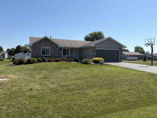 152 Prairie Moon Drive, DAVIS JUNCTION, IL 61020