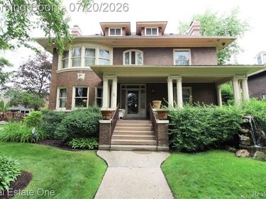 90 EDISON Street, Detroit, MI 48202