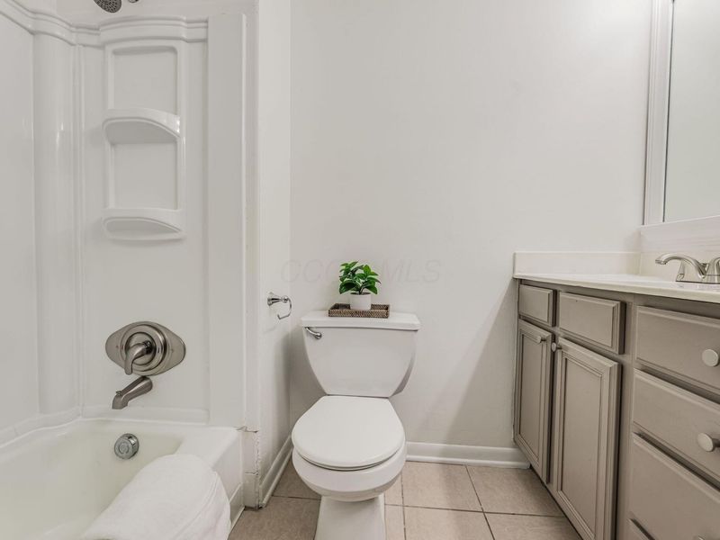 1383 Bluff Avenue , Unit B, Grandview Heights, OH 43212 Photo 23