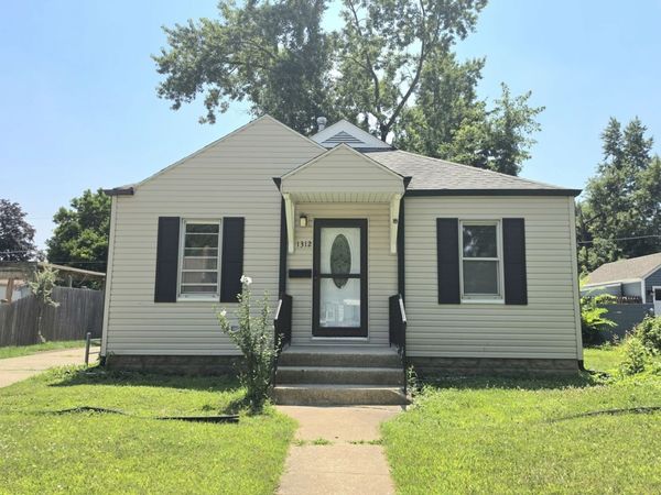 1312 Richmond Street , Joliet, IL 60435