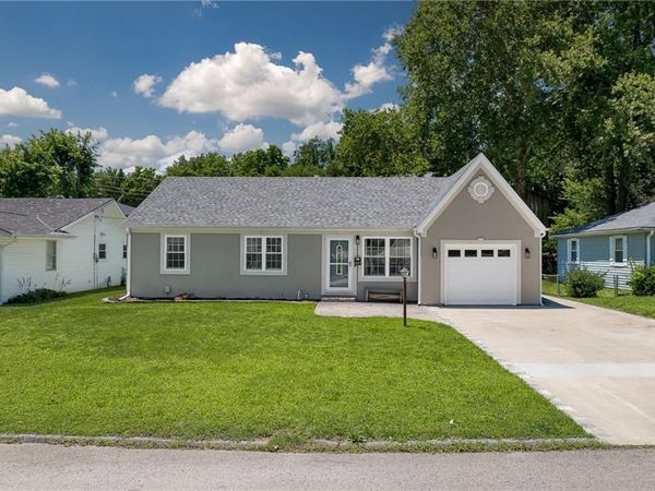 1610 Brookside Street, St Joseph, MO 64506