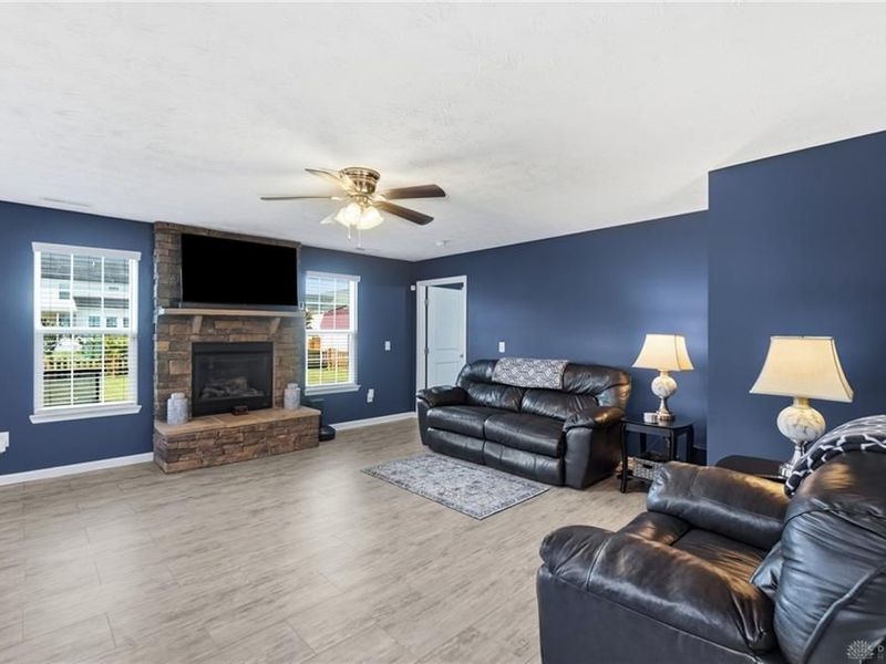 7101 Bluestream Drive, Tipp City, OH 45371 Photo 10