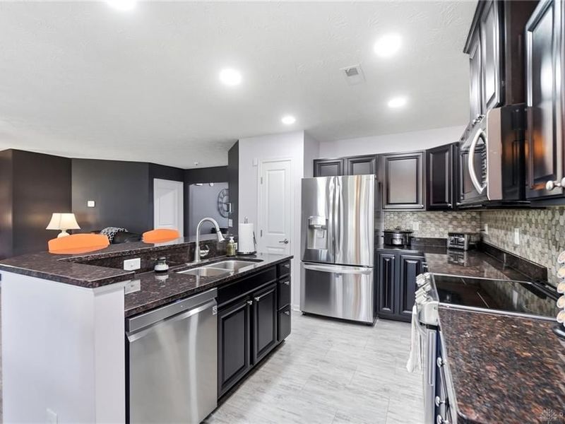 7101 Bluestream Drive, Tipp City, OH 45371 Photo 19