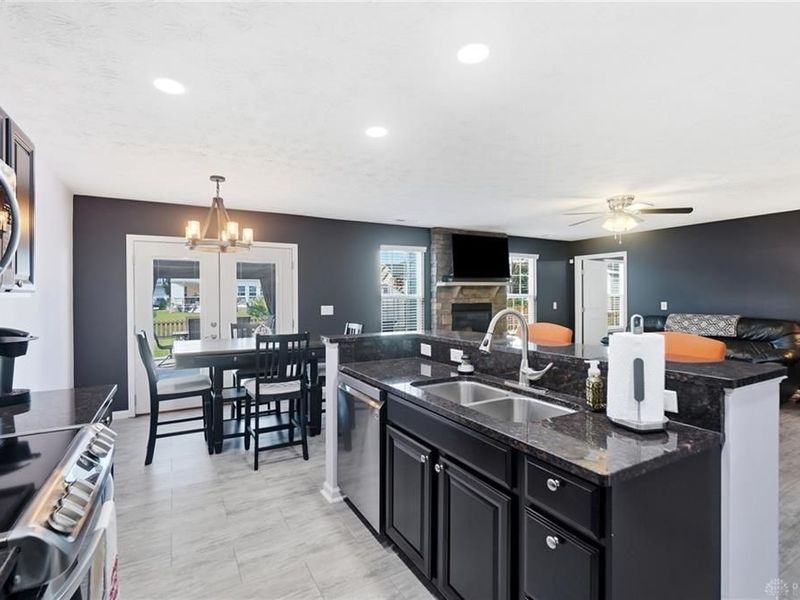 7101 Bluestream Drive, Tipp City, OH 45371 Photo 21