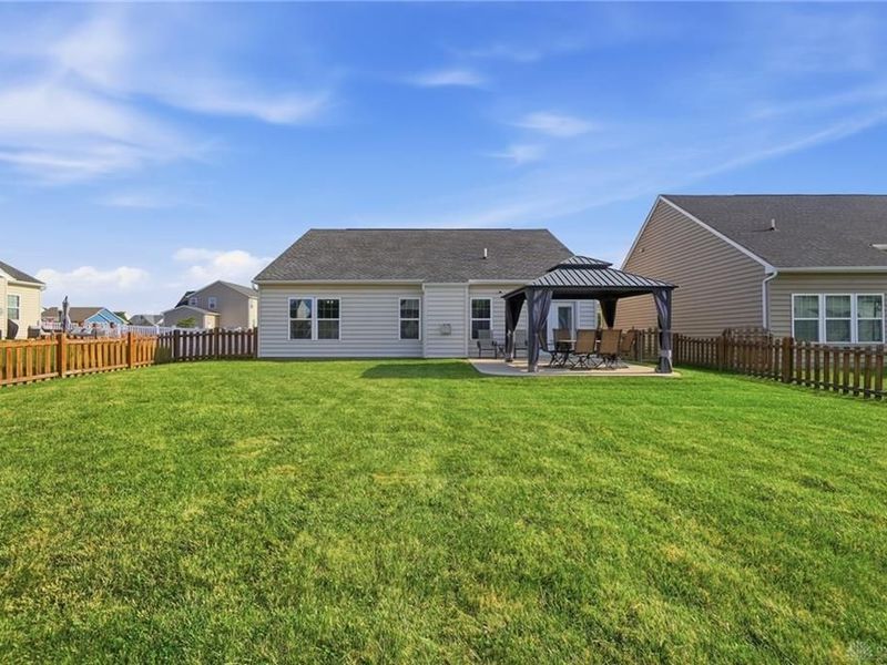 7101 Bluestream Drive, Tipp City, OH 45371 Photo 38