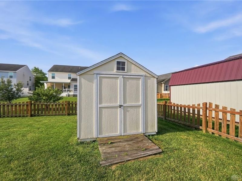 7101 Bluestream Drive, Tipp City, OH 45371 Photo 44