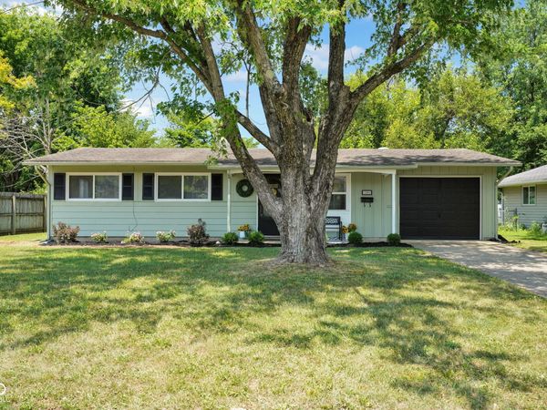 3006 Hawcreek Boulevard , Columbus, IN 47203