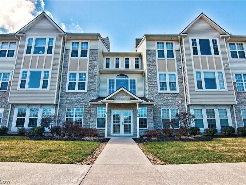 3656 Morningside Way, Unit 103, Lorain, OH 44053 Photo 4