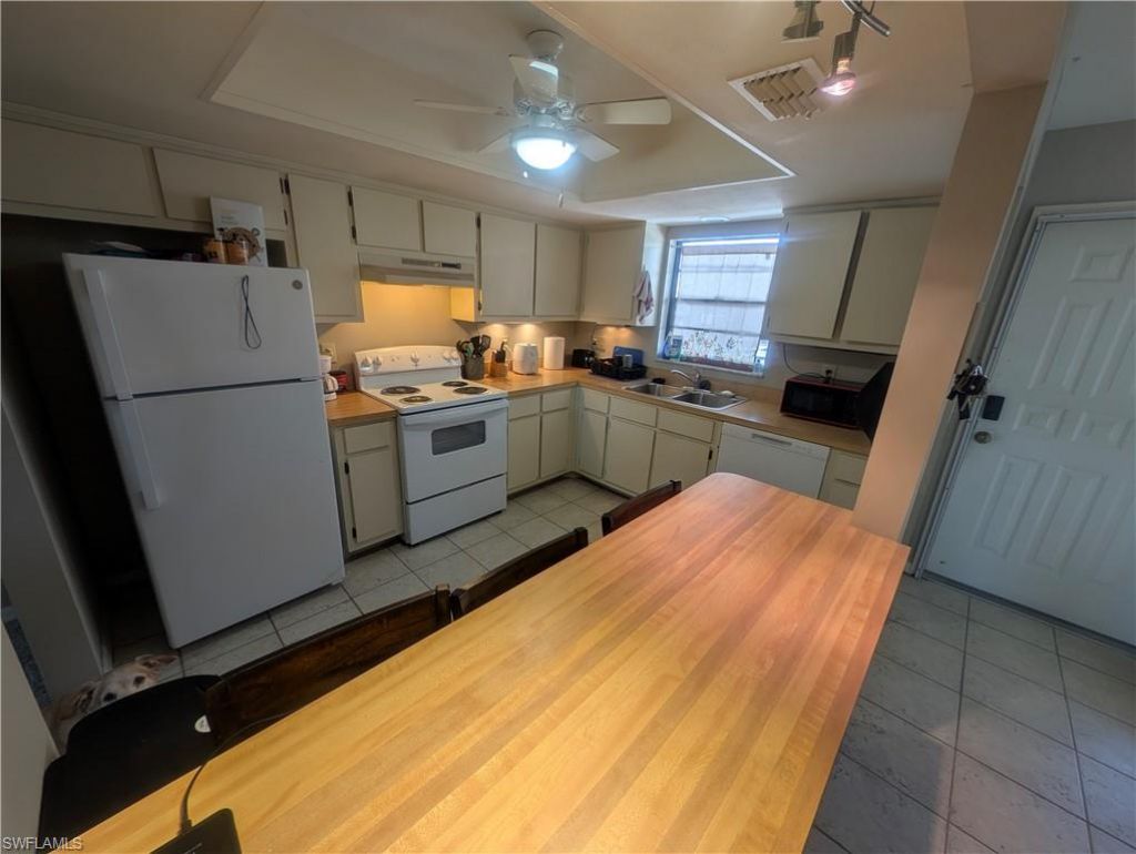 3720 SE 10th Ave , Unit 201, Cape Coral, FL 33904 Photo