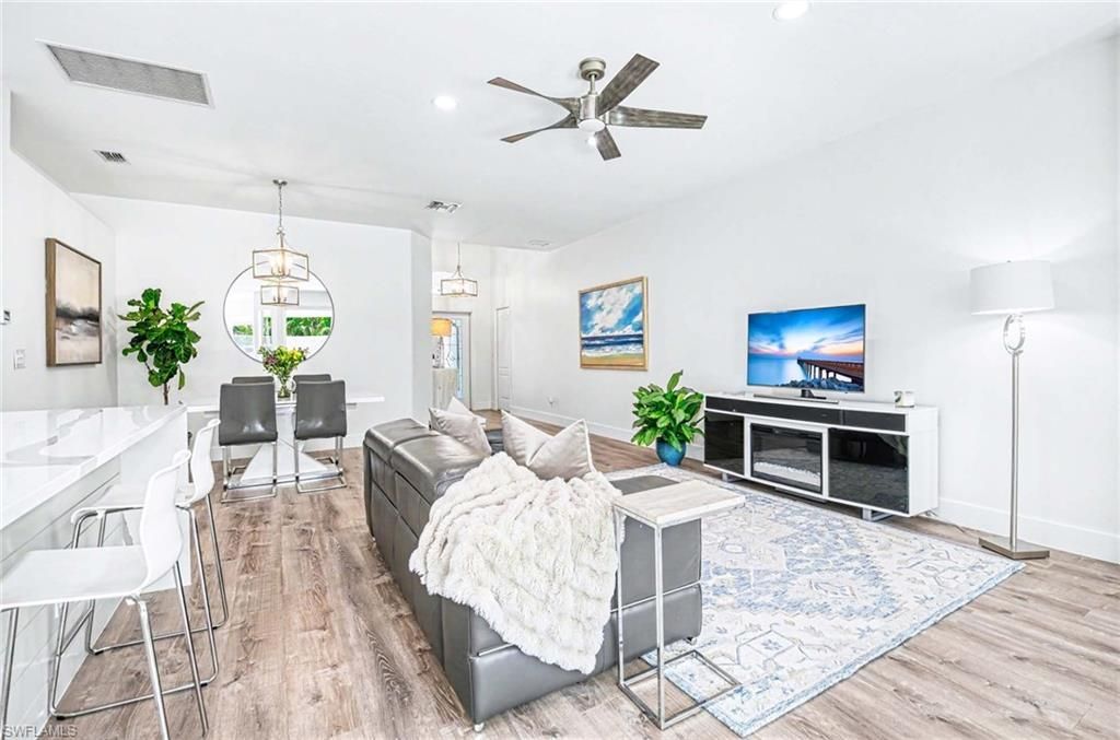 8324 Laurel Lakes Blvd, Naples, FL 34119 Photo
