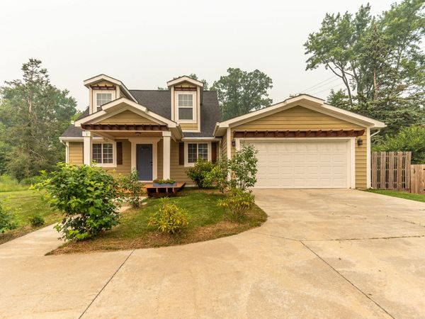 1 Maple Village Court, Ann Arbor, MI 48103