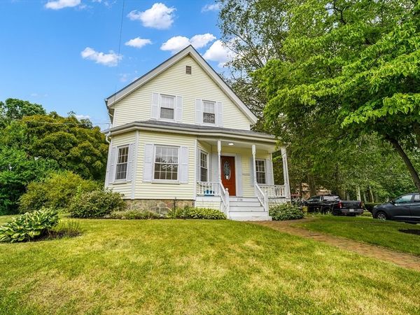 578 Plain St, Brockton, MA 02302
