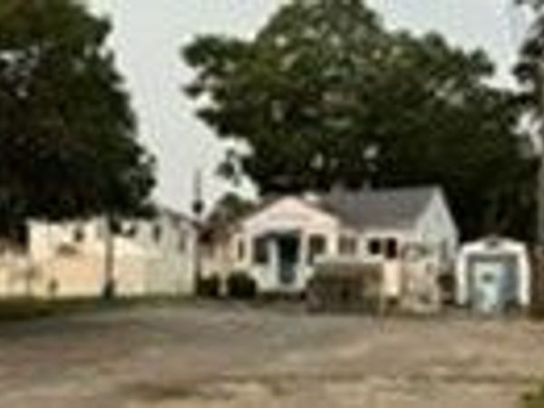 169 Swifts Beach, Wareham, MA 02571