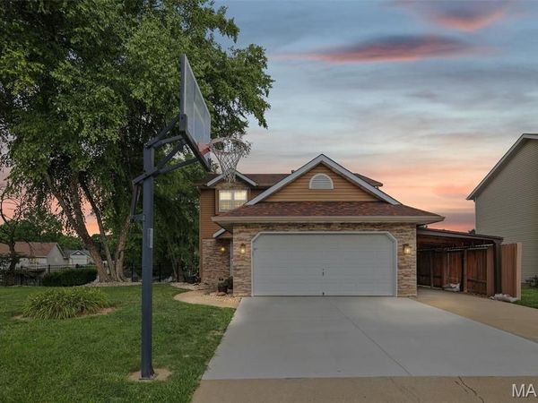 1009 Robert Drive , Maryville, IL 62062