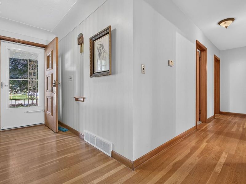 114 S Leavitt Road, Amherst, OH 44001 Photo 12
