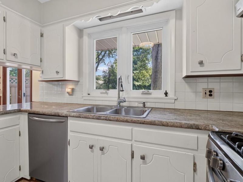 114 S Leavitt Road, Amherst, OH 44001 Photo 18
