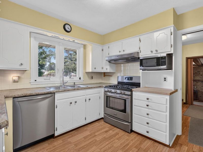 114 S Leavitt Road, Amherst, OH 44001 Photo 19
