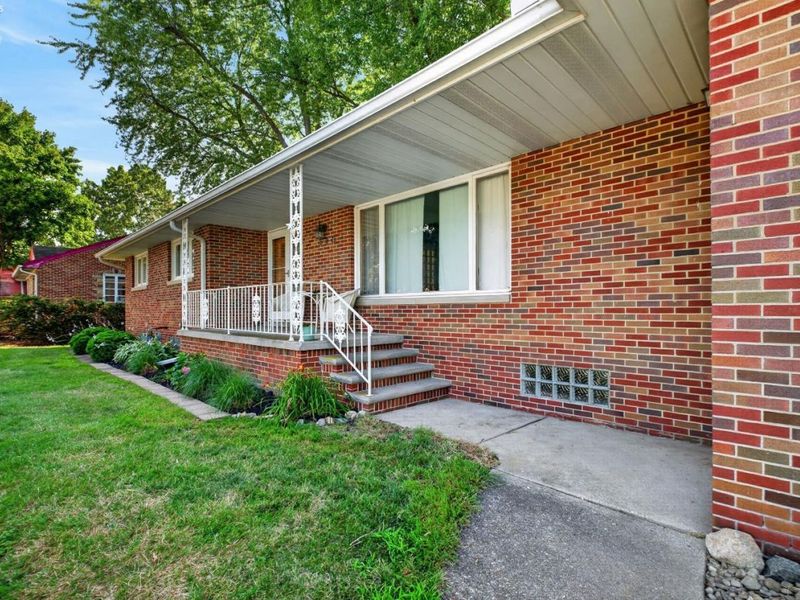 114 S Leavitt Road, Amherst, OH 44001 Photo 2