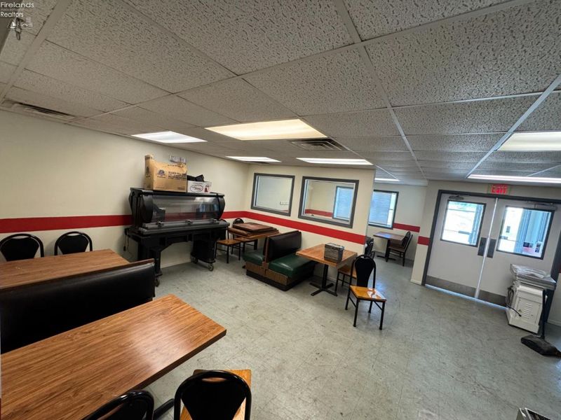 325 E Center, Bellevue, OH 44811 Photo 10