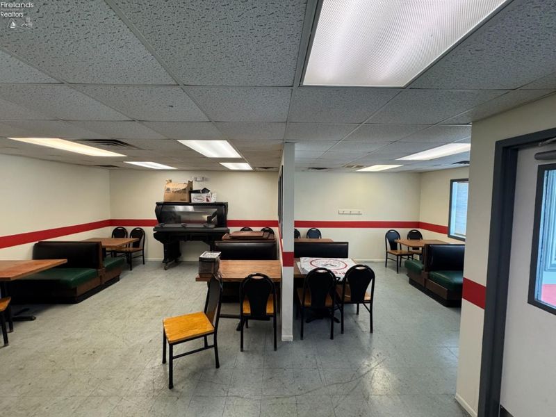 325 E Center, Bellevue, OH 44811 Photo 11