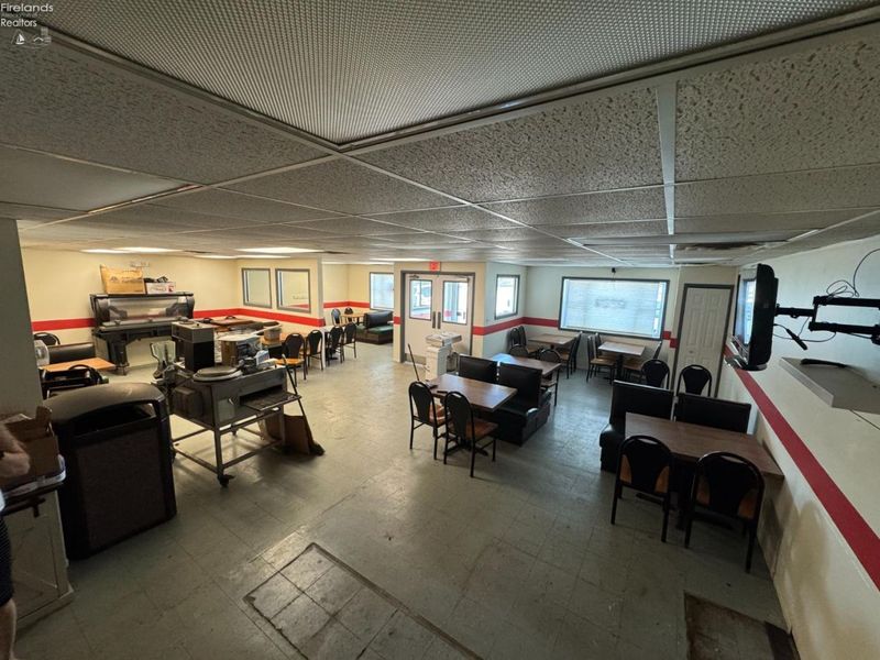 325 E Center, Bellevue, OH 44811 Photo 14