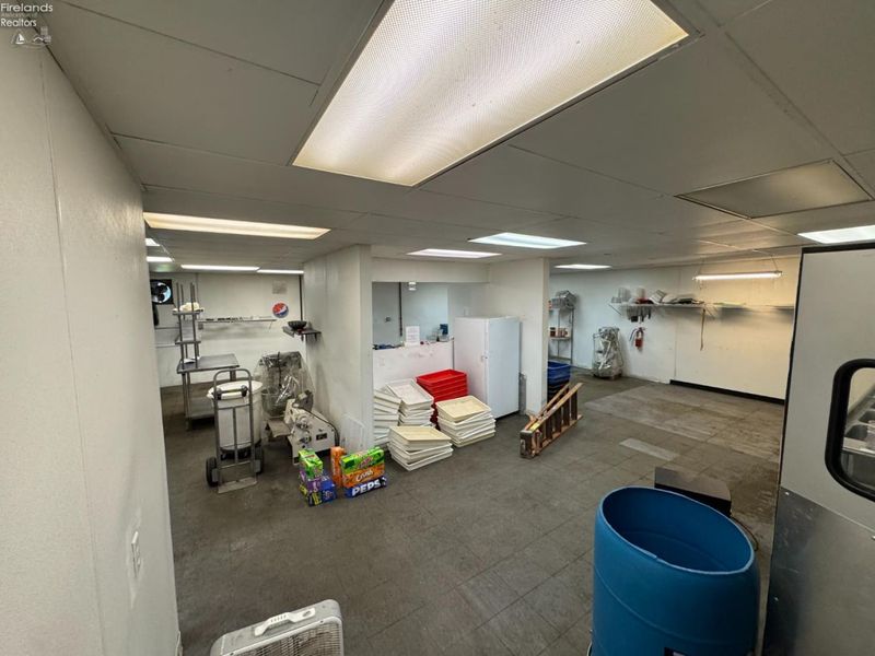 325 E Center, Bellevue, OH 44811 Photo 15