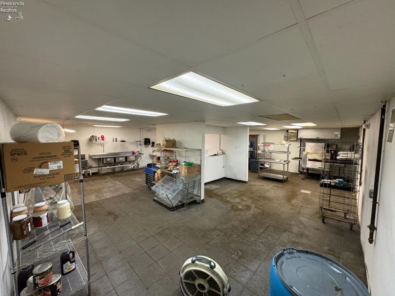325 E Center, Bellevue, OH 44811 Photo 17