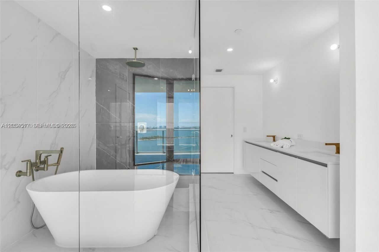 725 NE 24th Street , Unit 2404, Miami, FL 33137 Photo