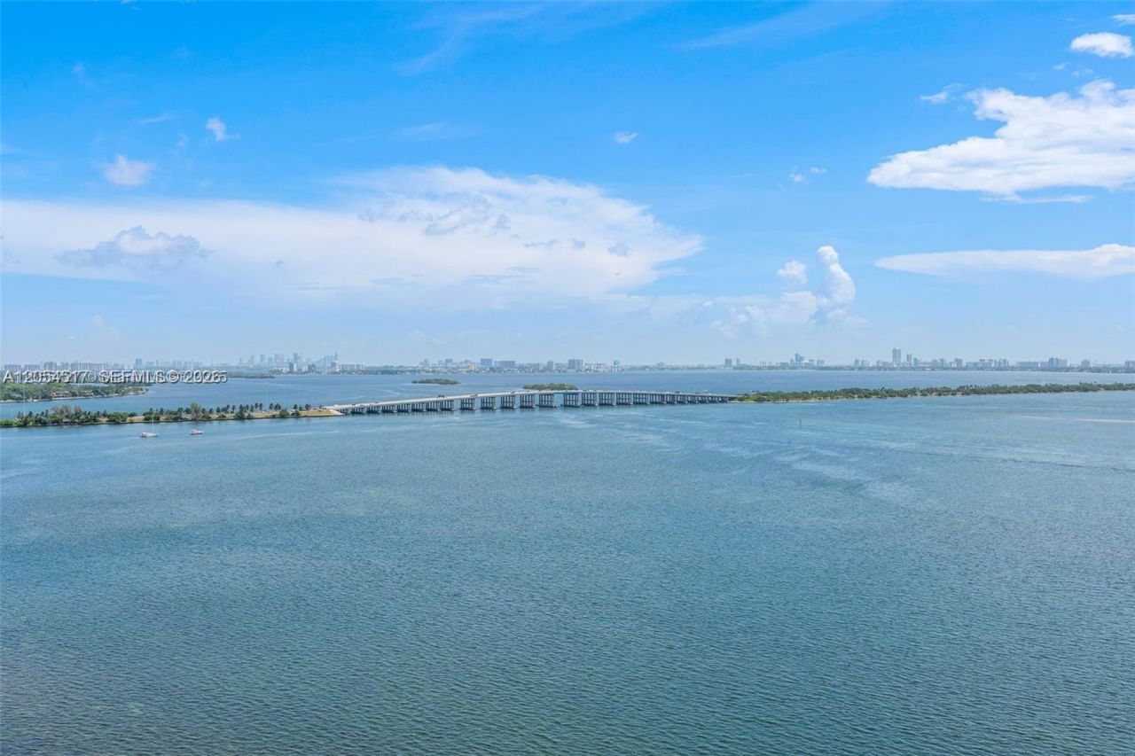 725 NE 24th Street , Unit 2404, Miami, FL 33137 Photo