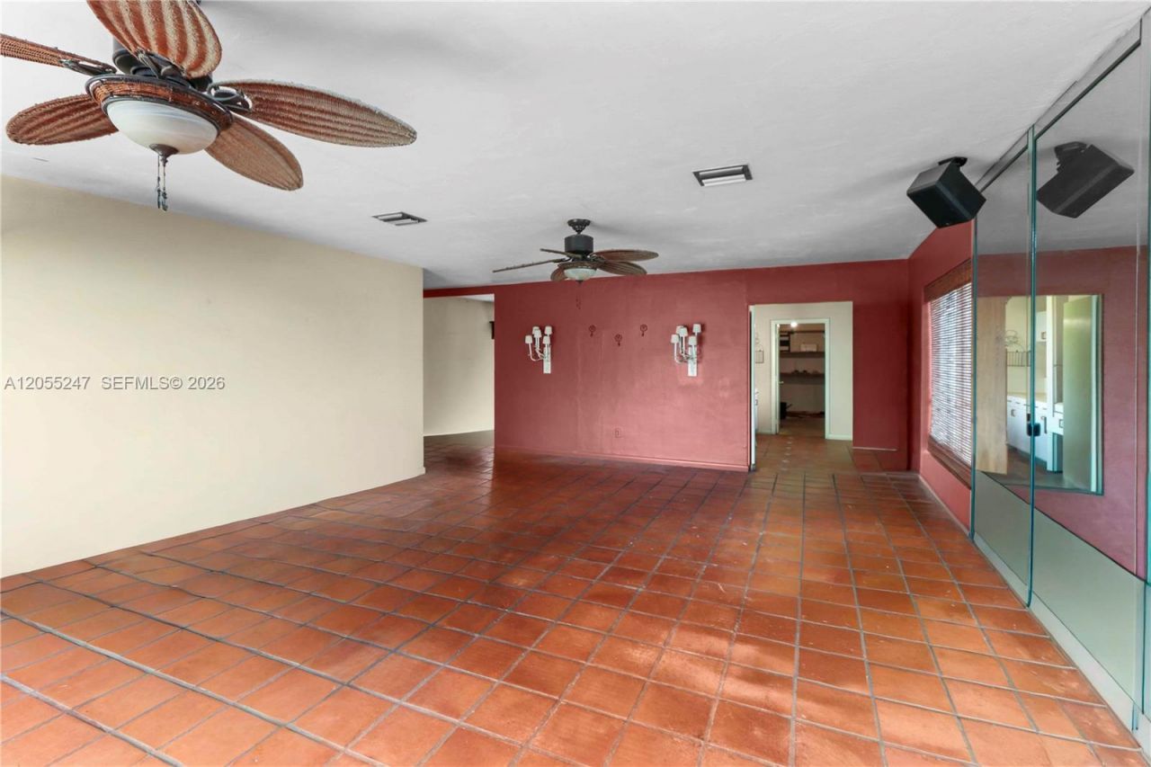 12465 SW 33rd St , Miami, FL 33175 Photo