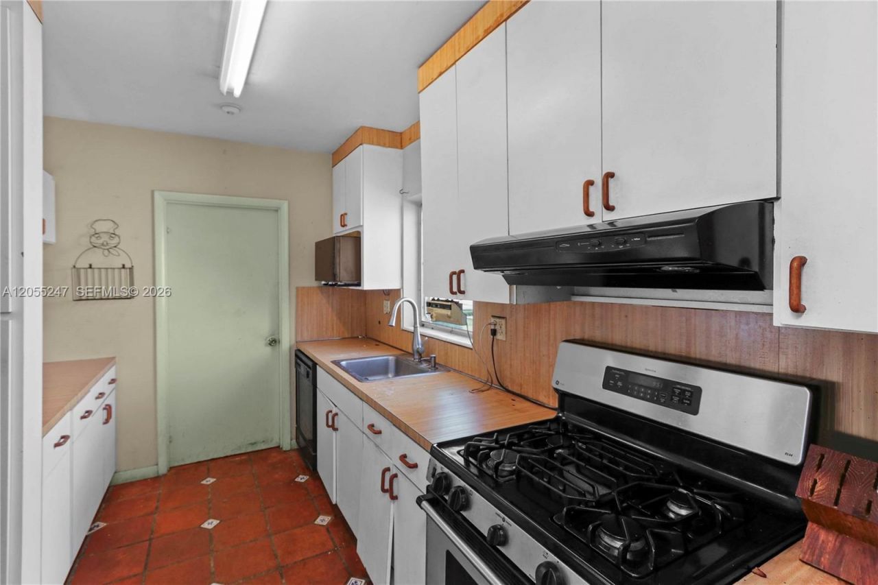 12465 SW 33rd St , Miami, FL 33175 Photo