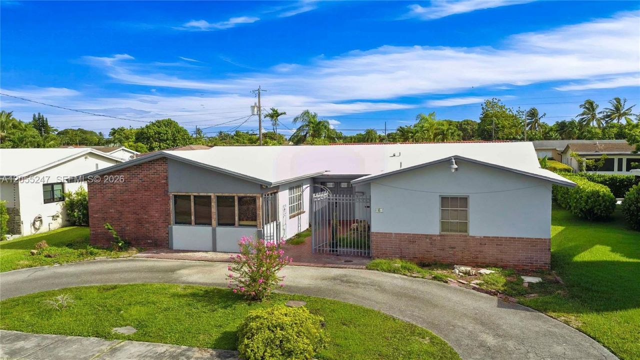 12465 SW 33rd St , Miami, FL 33175 Photo