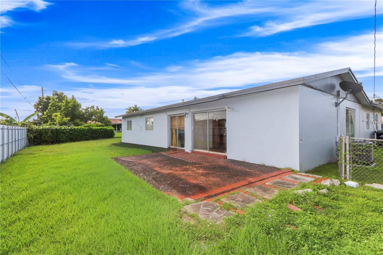 12465 SW 33rd St , Miami, FL 33175 Photo