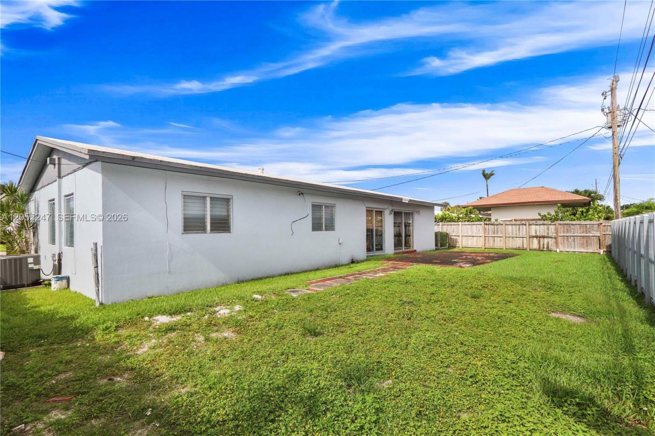 12465 SW 33rd St , Miami, FL 33175 Photo