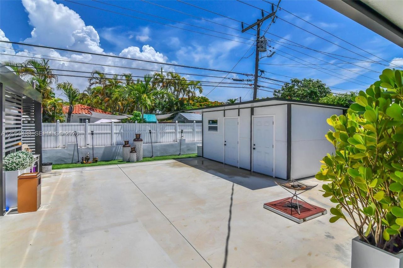 6575 SW 39th Ter, Miami, FL 33155 Photo