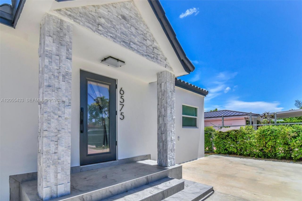 6575 SW 39th Ter, Miami, FL 33155 Photo