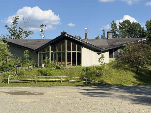 527 Sugarbush Access Road, Warren, VT 05674