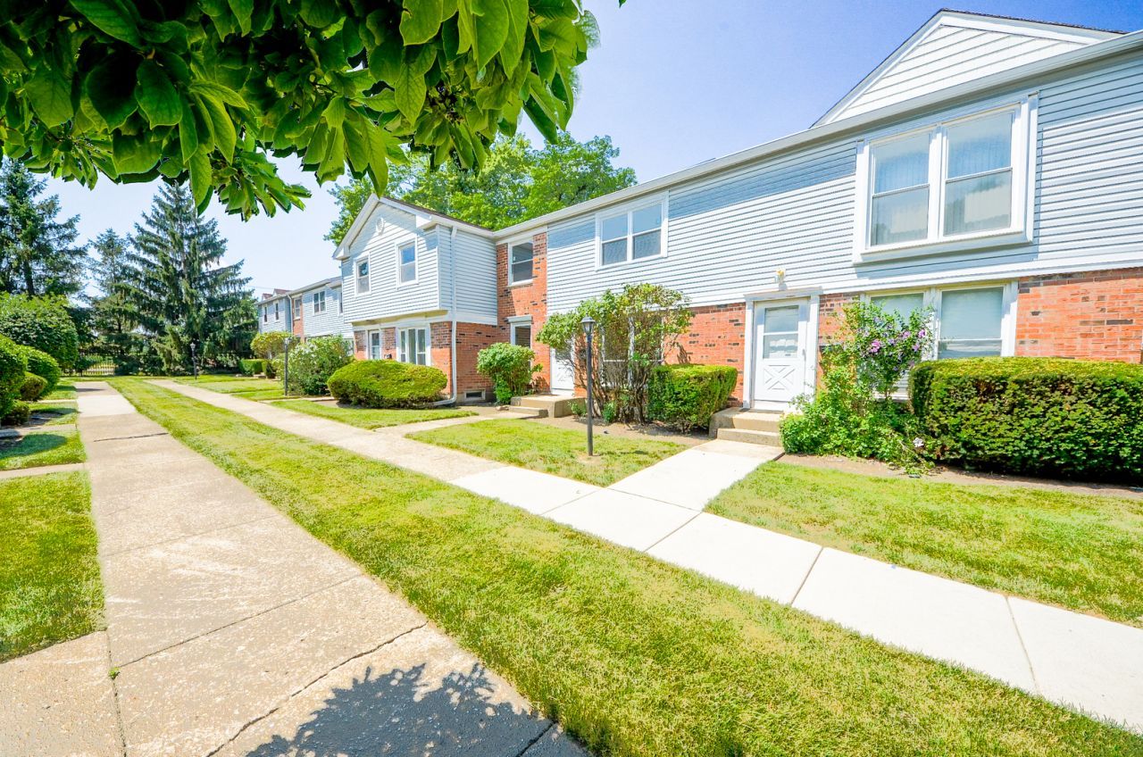 4092 Quincy Court , Streamwood, IL 60107