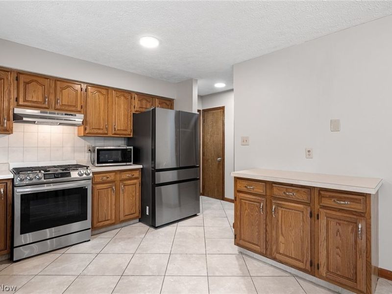 7562 Southampton Drive, North Royalton, OH 44133 Photo 10