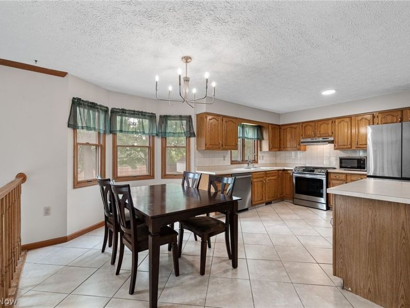 7562 Southampton Drive, North Royalton, OH 44133 Photo 8