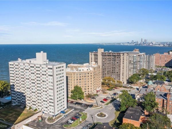 12520 Edgewater Drive, Unit 1501, Lakewood, OH 44107