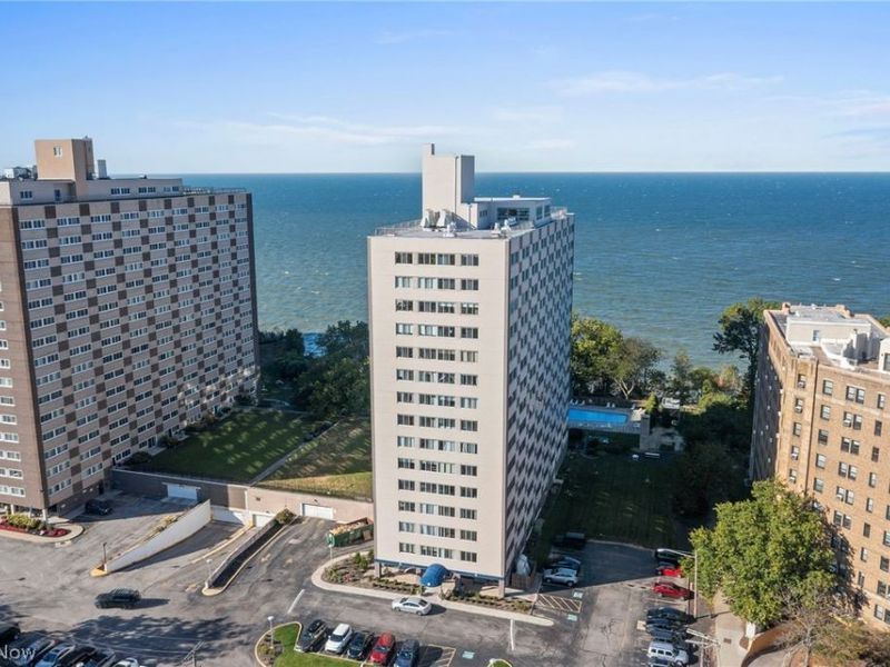 12520 Edgewater Drive, Unit 1501, Lakewood, OH 44107 Photo 2