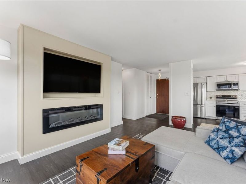 12520 Edgewater Drive, Unit 1501, Lakewood, OH 44107 Photo 9