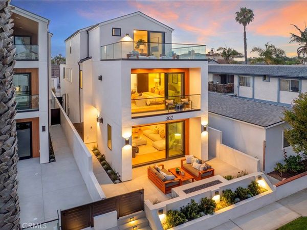 307 14th Street , Huntington Beach, CA 92648