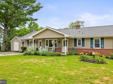 1562 RIDGE ROAD, ELIZABETHTOWN, PA 17022