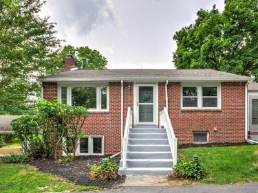 38 PEACOCK DRIVE, LANCASTER, PA 17601