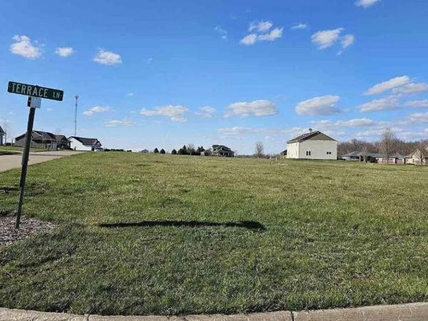 1437 TERRACE LN, West Liberty, IA 52776