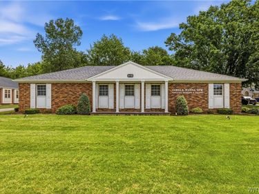 690 Davison Road , Lockport, NY 14094