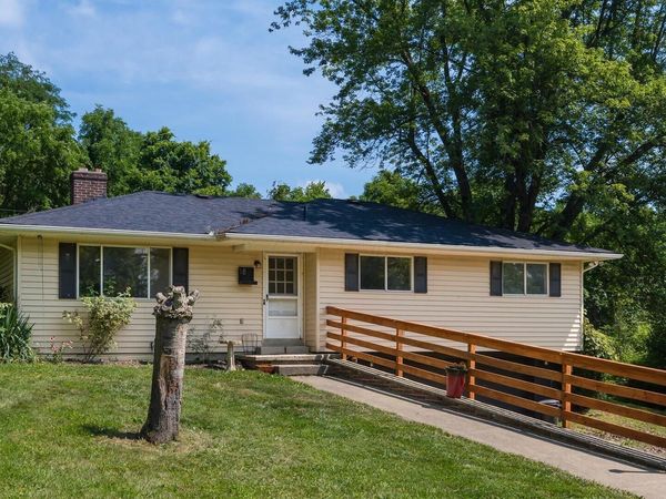 18 Pine Village Drive, Granville, OH 43023