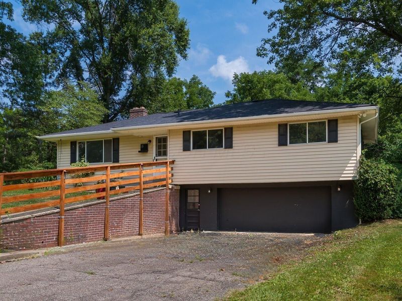 18 Pine Village Drive, Granville, OH 43023 Photo 2